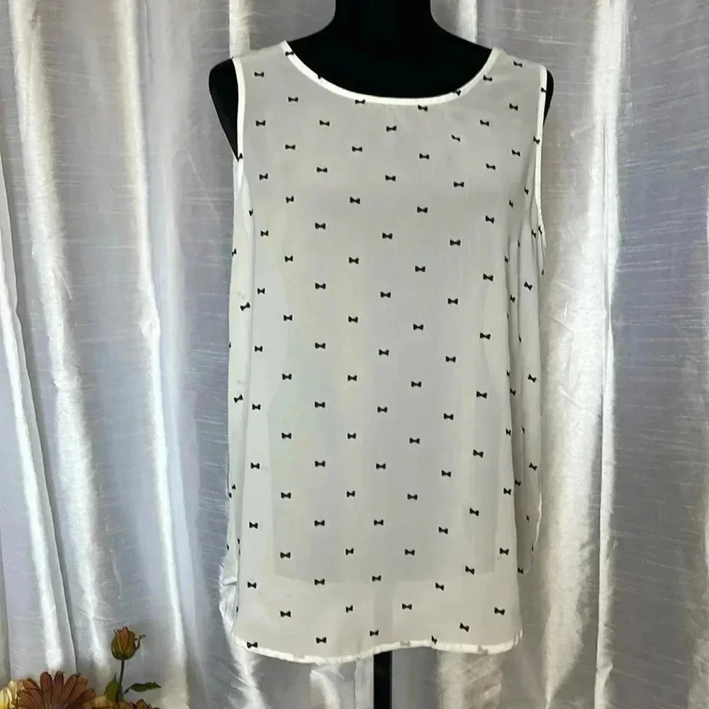 Forever 21 Women’s Medium Sheer Sleeveless Ivory Bow Print Blouse